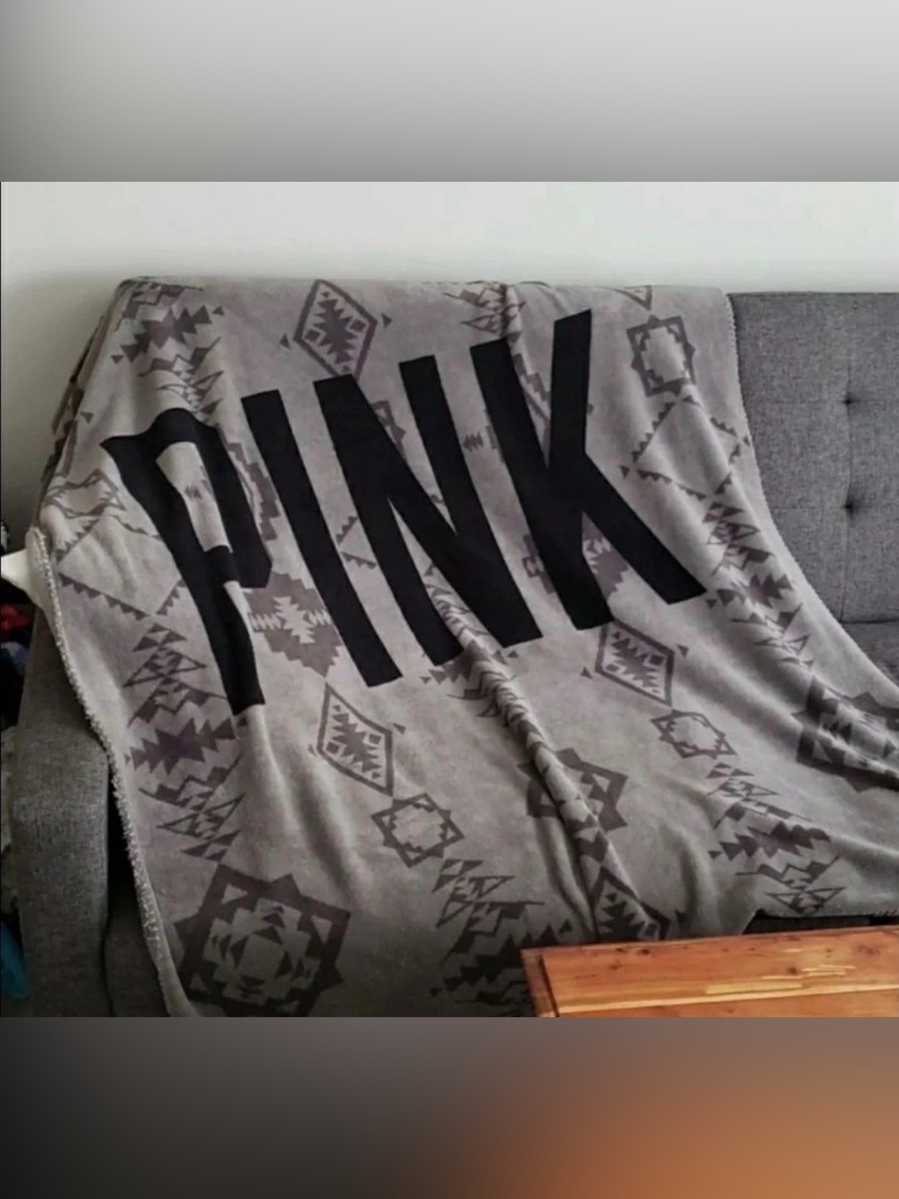 VS PINK VINTAGE Y2K FLEECE STADIUM BLANKET THROW BLACK & GRAY AZTEC LOGO HTF NWT